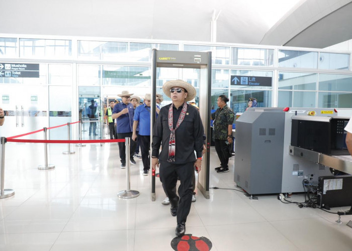 Lasarus Pastikan Bandara Supadio Segera Kembali Berstatus Internasional
