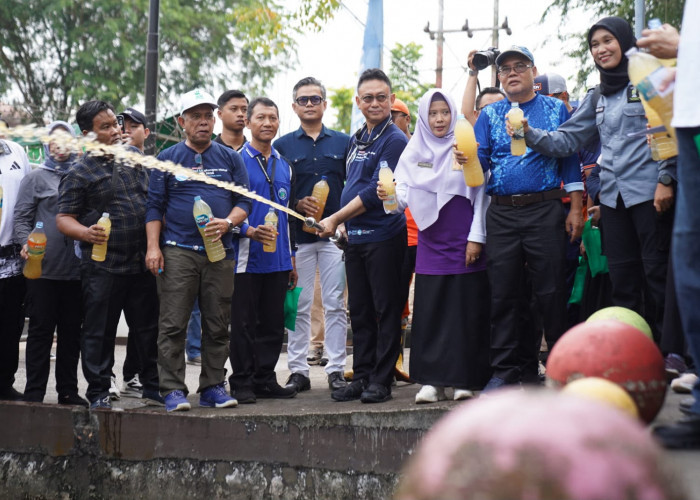 Eco Enzyme Tingkatkan Kualitas Air Parit Pontianak hingga 50 Persen