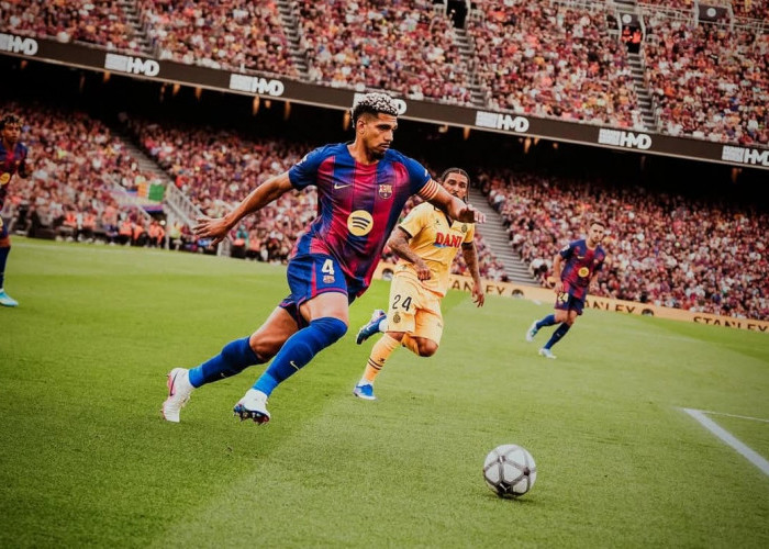 Analisis Taktik Barcelona vs Espanyol: Peran Sistem Tradisional Ala Hansi Flick