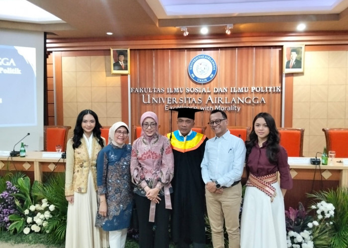 Kapolda Jabar Irjen Pol Rudi Setiawan Raih Gelar Doktor di Unair