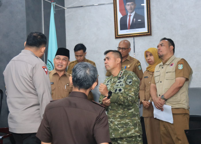 Forkopimda Kalbar Bersatu Tangani Karhutla, Operasi Darat hingga Modifikasi Cuaca Diperkuat