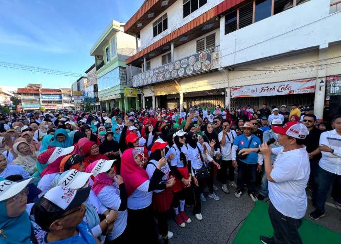 Ribuan Warga Singkawang Antusias Ikuti Jalan Sehat Bersama Ria Norsan