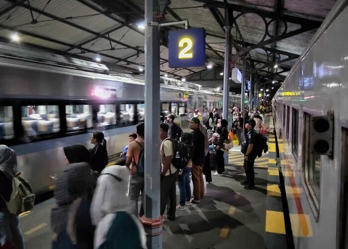 Puncak Kedatangan Libur Nataru di Daop 7 Madiun Capai 13.015 Penumpang, KAI Imbau Pelanggan Patuhi Aturan Baga