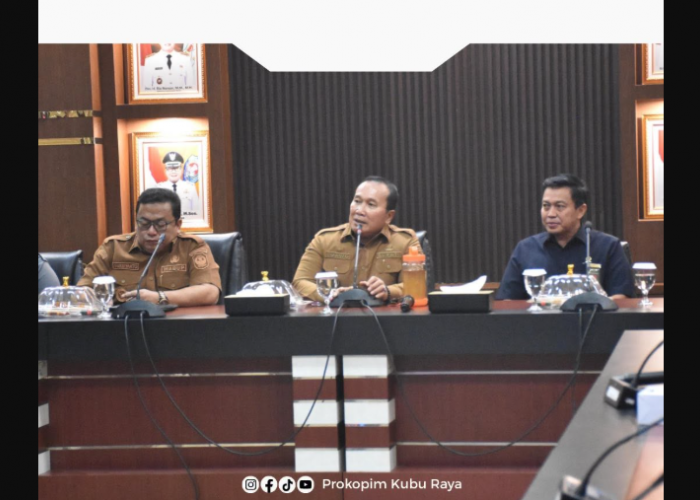 Distribusikan Puluhan Tandon ke Kecamatan, Bupati Sujiwo Siap Anggaran Pribadi