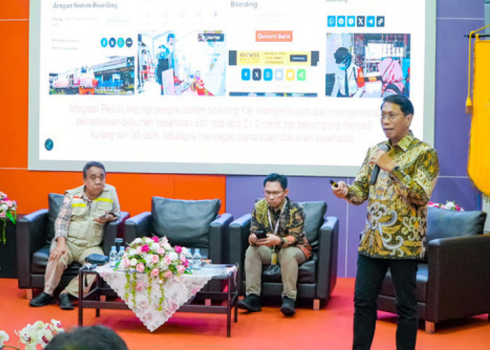 CEO Talks FIA UI: Direktur Utama KAI Didiek Hartantyo Bagikan Strategi Inovasi Pelayanan Publik 