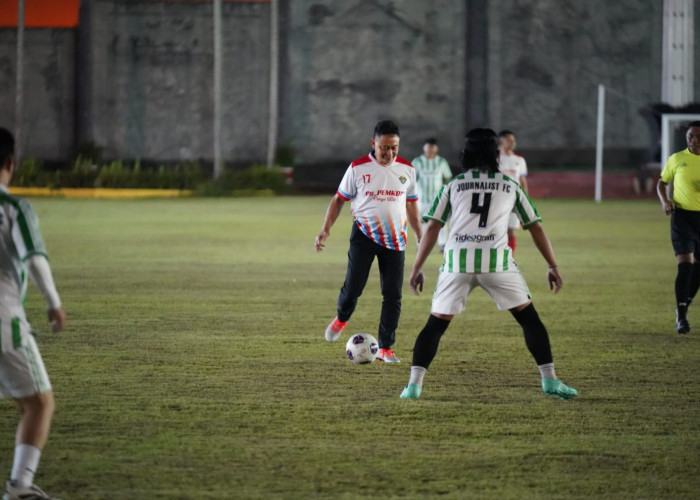 Laga Persahabatan Buka POPDA Pontianak 2026, Duet Edi-Bahasan Sumbang Empat Gol