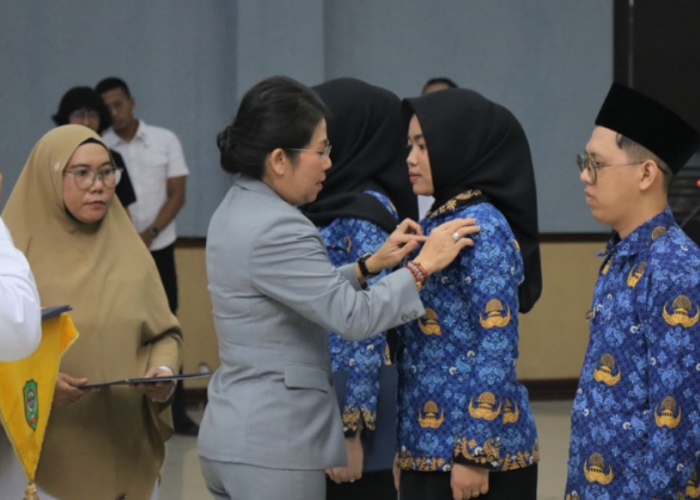 Pelantikan PPPK Periode II Singkawang: Wako Tjhai Chui Mie Tekankan Peran Guru dan Tenaga Kesehatan
