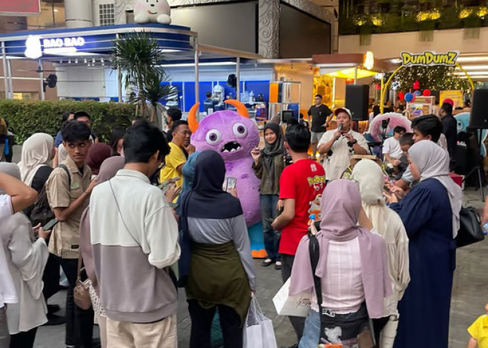 Dumdumz Bag Charm Sukses Ramaikan Pasaraya Blok M, Hadirkan Pengalaman Interaktif yang Tarik Antusiasme Ratusa