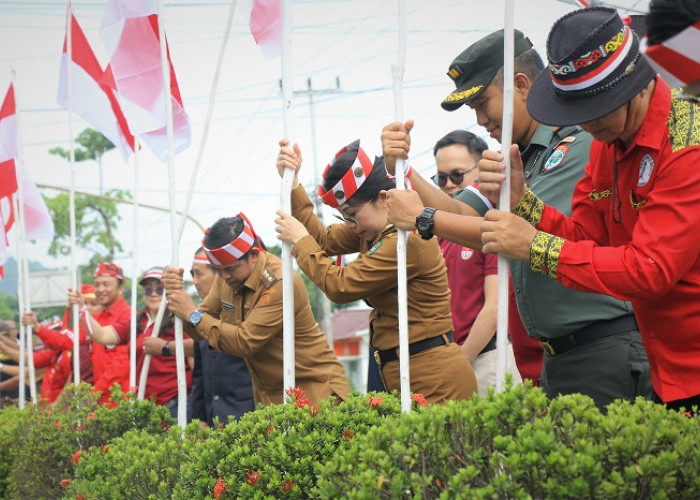 Pemkot Singkawang Pasang 10.000 Bendera Merah Putih Sambut HUT ke-80 RI
