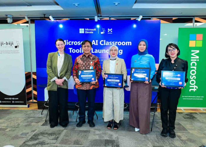“Biji-biji Initiative” dan “Mereka” Perkuat Literasi AI Sekolah Microsoft Toolkit