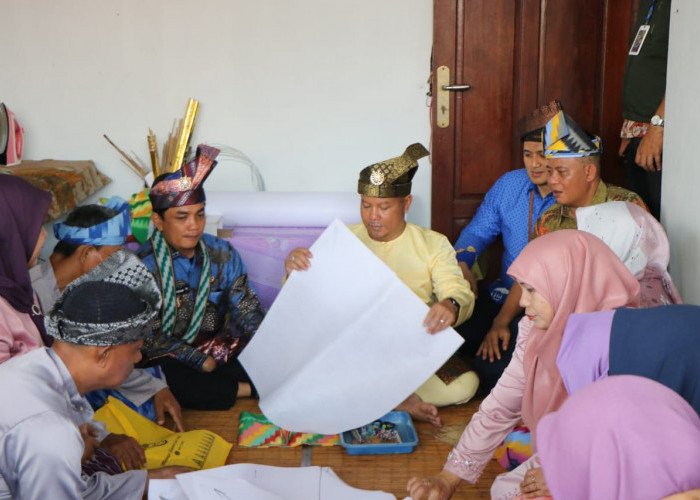 Wawako Bahasan Dorong UMKM Baru Lewat Keterampilan Seni Tanjak di Pontianak