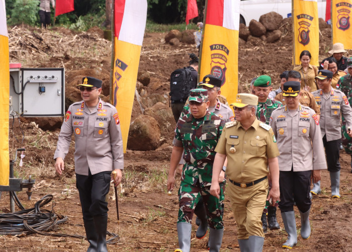 Dukung Ketahanan Pangan Nasional, Kapolda Kalbar Tanam Jagung Serentak 1 Juta Hektare di Bengkayang