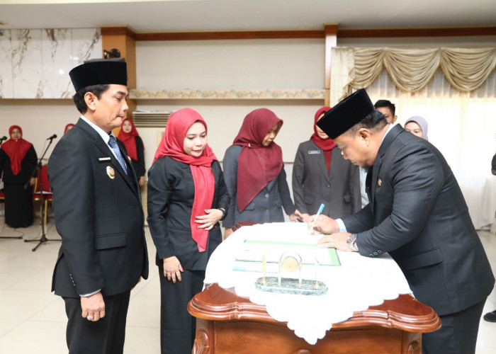 Wawako Bahasan Kukuhkan 25 Pejabat Pemkot Pontianak, Dorong ASN Lebih Proaktif