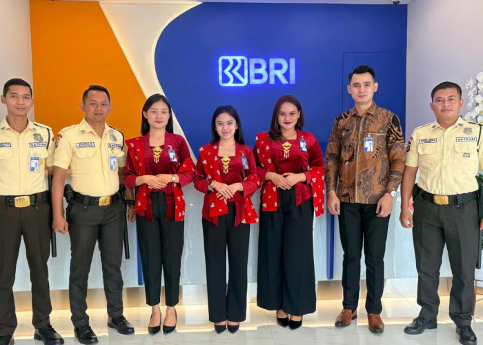 Semarak Hari Kartini, Pekerja BRI Branch Office Pantai Indah Kapuk Tampil Elegan dengan Kebaya Merah