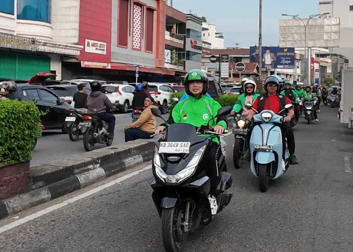 Lebih Dekat dengan Masyarakat, Norsan Ditemani Ojol Blusukan ke Pasar Flamboyan