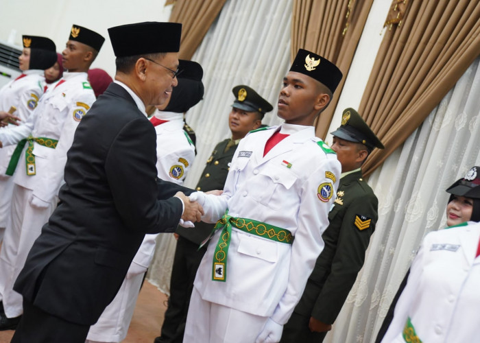 Kukuhkan Paskibraka Pontianak 2026, Wako Edi Kamtono Ingatkan Tugas Mulia Kibarkan Merah Putih