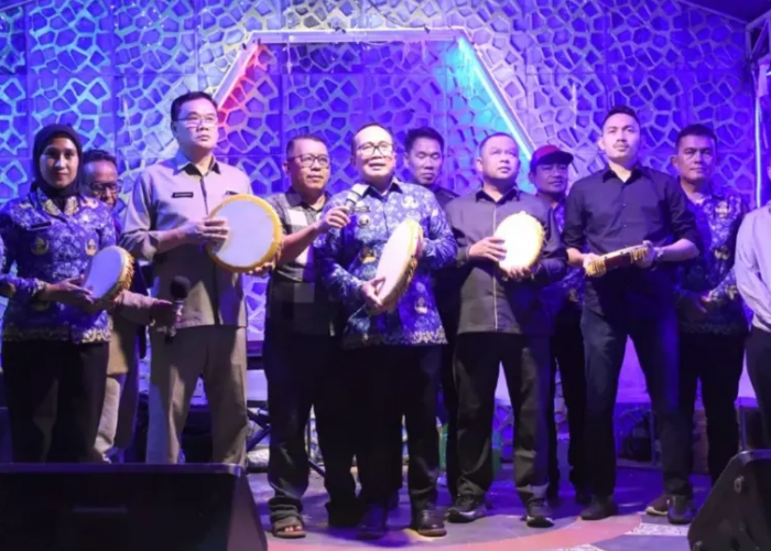 Bupati Sujiwo Resmikan Ruang Publik Kuala Batang di Kubu Raya