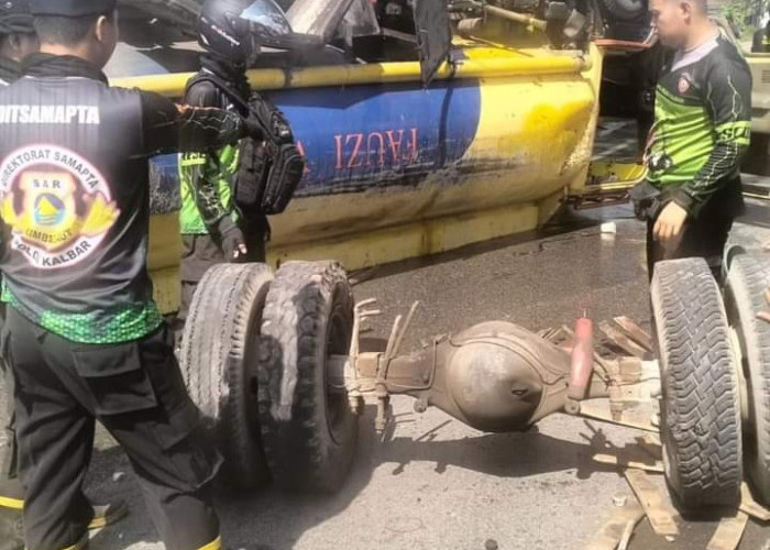 Kecelakaan Lalu Lintas di Jl Arteri Supadio Kubu Raya, Truk Tangki Menabrak Trotoar Menghindari Pemotor