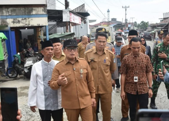 Dorong Transportasi dan Ekonomi, Pemkab Kubu Raya Bangun Jalan Poros Antar Desa