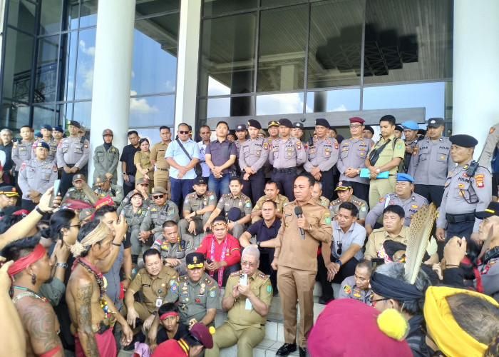 AKBM Demo Tolak Transmigrasi, Wakil Gubernur Kalimantan Barat Ikut Serta Nyatakan Penolakan Tegas