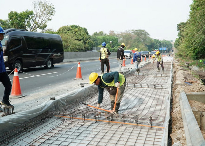 Optimalkan Kondisi Perkerasan Jalan, PT JMTM Lakukan Pekerjaan SFO dan Rekonstruksi di Tol Semarang