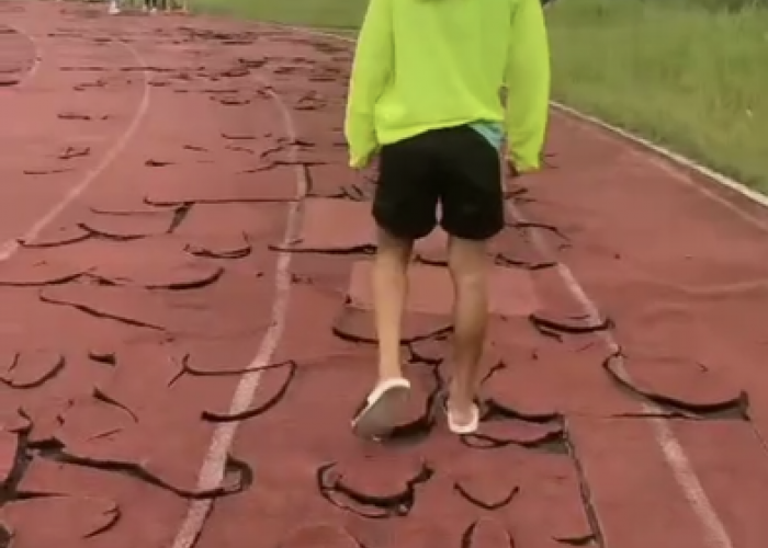 Viral! Kondisi Running Track Stadion SSA Pontianak Memprihatinkan!