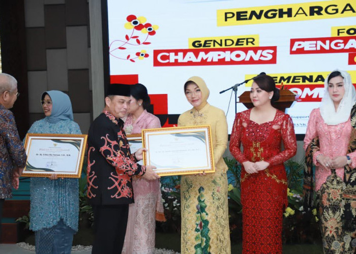 Yanieta Dianugerahi Penghargaan Gender Champion, Atas Kepedulian terhadap Pengarusutamaan Gender
