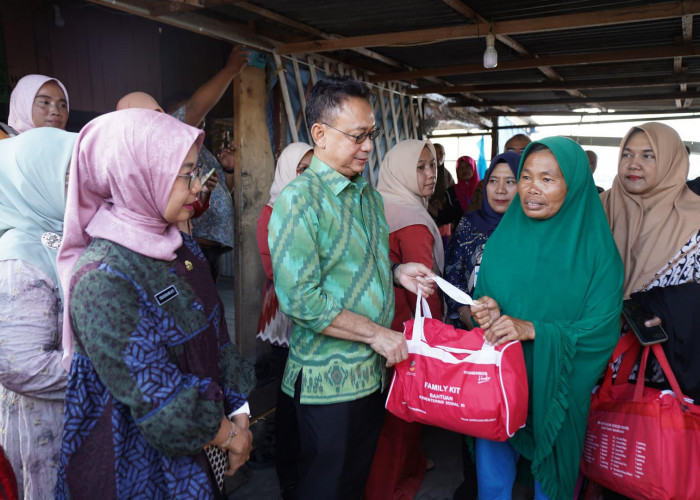 Rumah Warga Roboh Dihantam Ombak Kapal, Wali Kota Tinjau dan Beri Bantuan