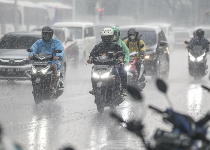 BPBD Kalbar Terus Pantau Pertumbuhan Awan Penghujan untuk Lihat Potensi Hujan yang Bantu Tangani Karhutla