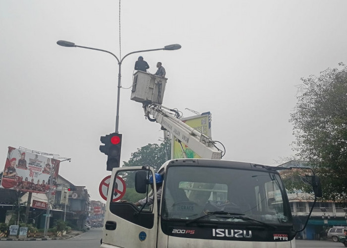 Kabel Lampu Lalu Lintas Dicuri, Dishub Pontianak Pulihkan Fungsi Simpang Diponegoro