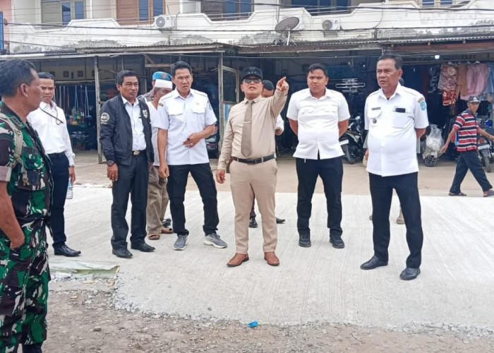 Bupati Sujiwo Tinjau Jalan Pasar Kakap hingga Normalisasi Sungai Rengas