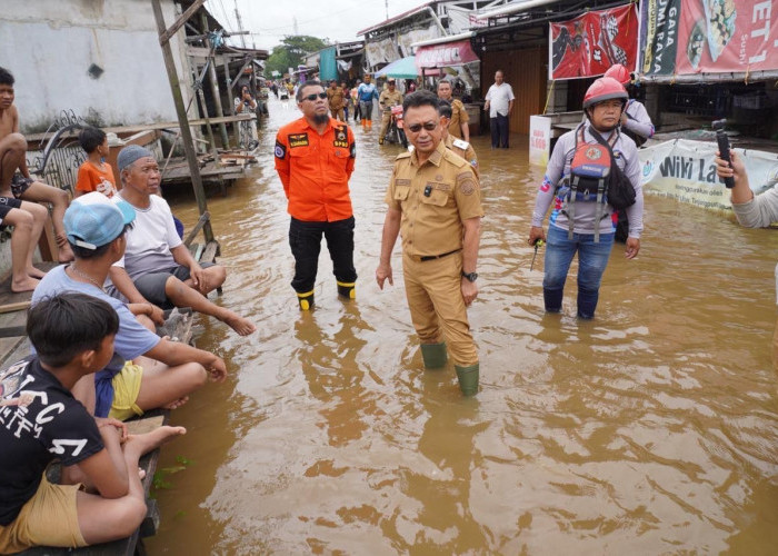 Banjir Rob Capai Dua Meter, Wali Kota Imbau Warga Tetap Waspada