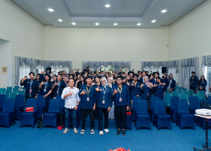 HIMAKOM Gelar Kuliah Bareng Praktisi, Bahas Adaptasi Jurnalistik dan Public Relations di Era AI