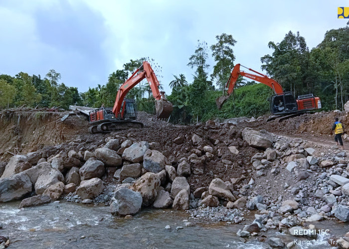 Kementerian PU Tangani Konektivitas Jalan Provinsi Sicincin-Bukittinggi, Pemasangan Jembatan Darurat Ditargetk