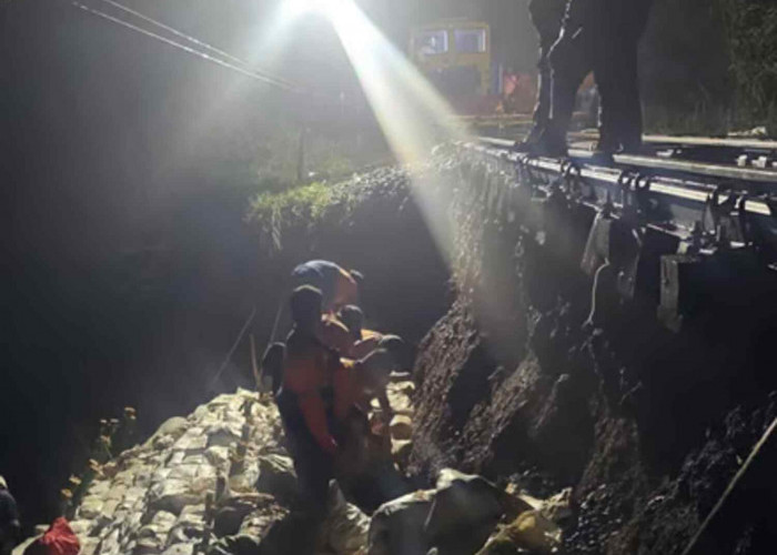 Hujan Deras Kembali Gerus Jalur KA di Petak Cibeber–Lampegan, Perjalanan KA Siliwangi Dibatalkan