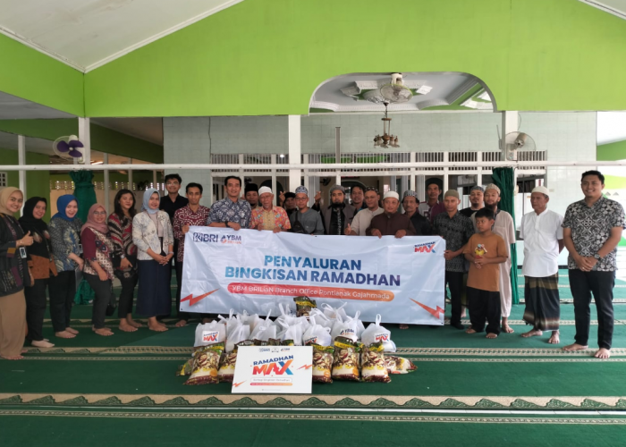 BRI dan YBM Salurkan Bantuan Sembako Ramadan kepada Masyarakat Kurang Mampu