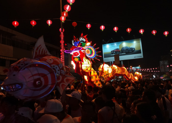 Parade Naga hingga Barongsai, Perayaan Malam Cap Go Meh di Pontianak Penuh Kemeriahan