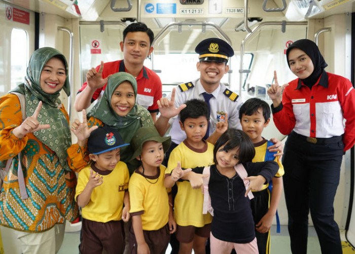Partisipasi Wujudkan Pendidikan Bermutu, KAI Rutin Lakukan Edutrain di LRT Jabodebek