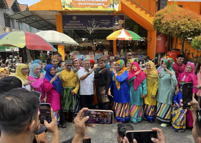 Blusukan ke Pasar Kemuning, Muda-Jakius Berkomitmen Perkuat Ekonomi Rakyat dan Dukung Pedagang Kecil