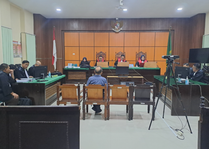 Majelis Hakim Tipikor Pontianak Jatuhkan Vonis 10 Tahun pada Mantan Anggota DPRD Kalbar