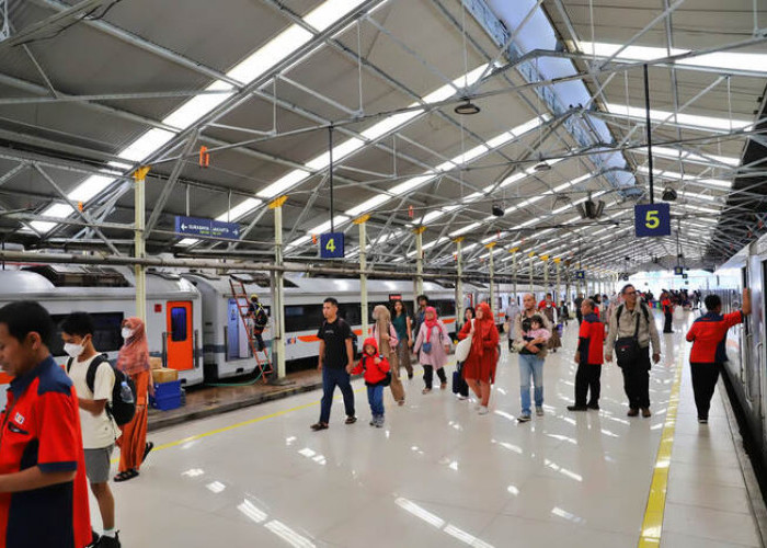 KAI Dukung Semangat Hari Buruh: Layanan Maksimal untuk Masyarakat Produktif Indonesia
