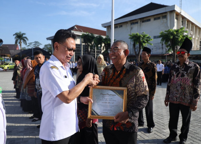 Pemkot Pontianak Lepas 26 ASN Purna Tugas, 335 PNS Terima SK