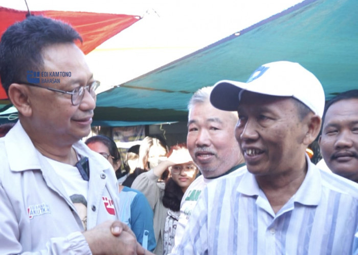 Tinjau Pasar Bangau/Pasar Bunga, Edi-Bahasan Janjikan Perbaikan Jalan dan Drainase