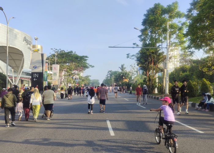 CFD Di Kota Pontianak Diselimuti Kabut Asap, Masyarakat Olahraga Tanpa Masker