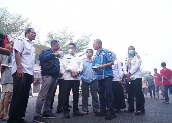 Wako Edi Kamtono Tinjau Kebakaran Ruko di Jalan Barito, Amankan Lokasi Cegah Timbul Korban