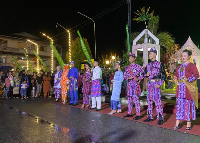 Sanggar Patih Gumantar Bersinar di Fashion Show HUT ke-65 Kabupaten Mempawah