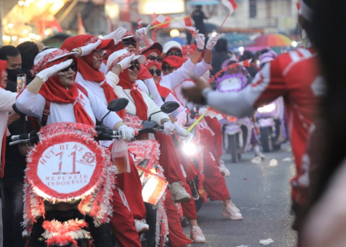 Karnaval HUT ke-80 RI di Singkawang Meriah, Ribuan Warga Padati Jalan Utama
