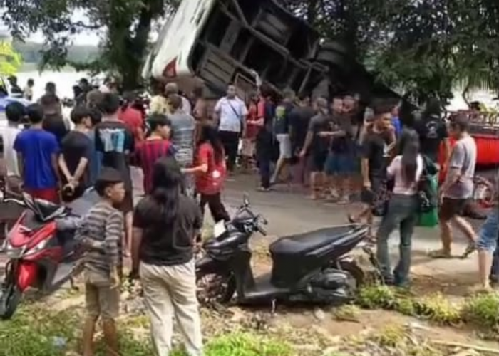 Bus DAMRI Rute Sintang–Pontianak Kecelakaan di Sanggau, 1 Tewas dan 20 Luka-luka