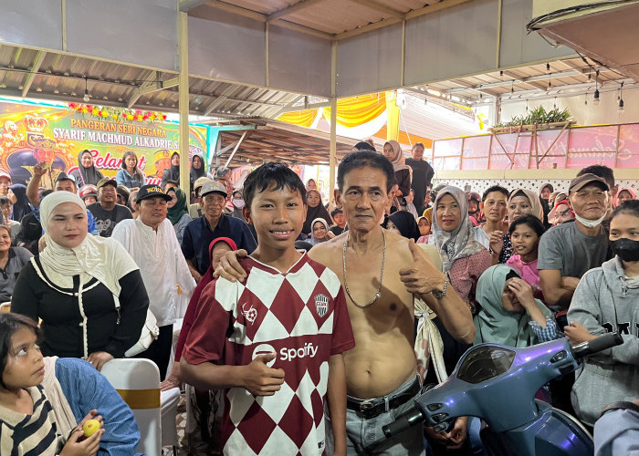 Syarif Machmud Alkadrie Rayakan HUT ke-59 Bersama Warga