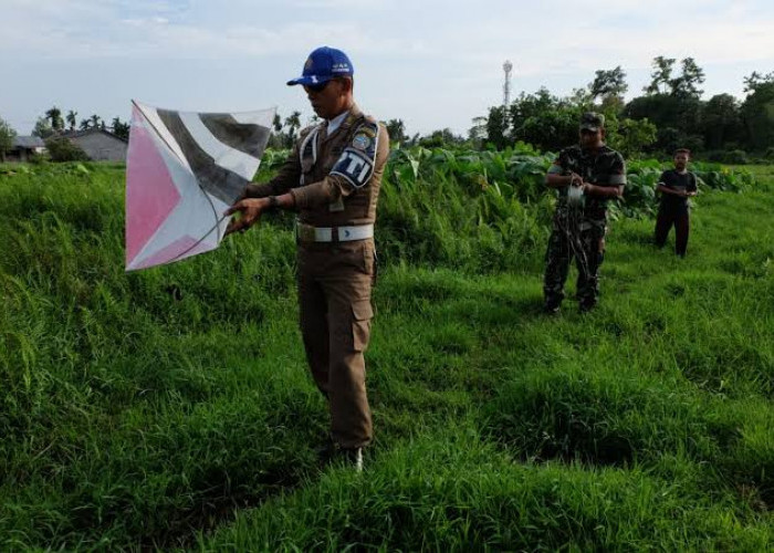 Resah Akibat Tali Layangan, Warga Harap Satpol PP Cepat Ambil Tindakan